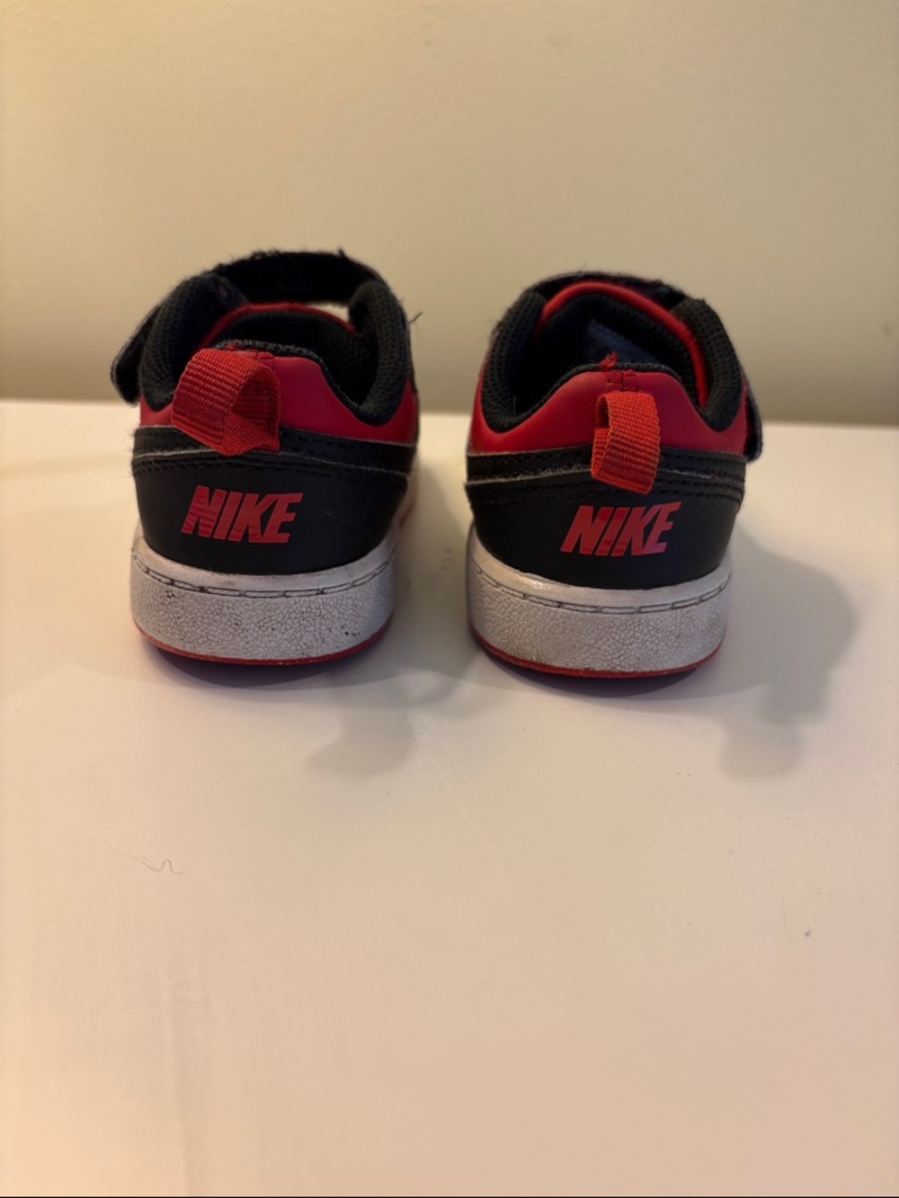 Nike Boys 8C Black & Red Sneakers with Hook-and-Loop Strap - Picture 3 of 5